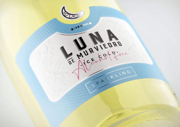 將溫柔的月光釀進(jìn)酒里｜優(yōu)雅葡萄酒包裝設(shè)計